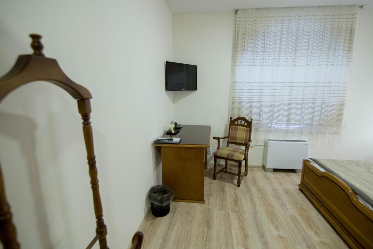 Hotel Villa Natali Chişinǎu Buitenkant foto